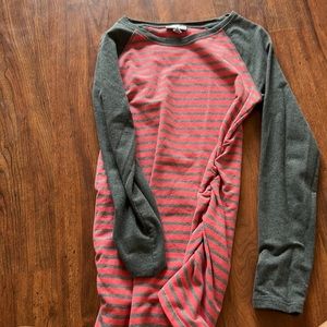 Quarter sleeve maternity shirt